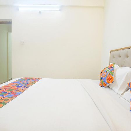 Fabexpress De Classio With Pool - Nr Candolim Beach Hotel Bagian luar foto