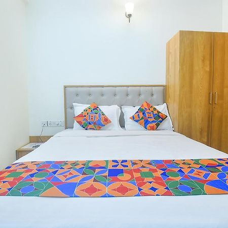 Fabexpress De Classio With Pool - Nr Candolim Beach Hotel Bagian luar foto