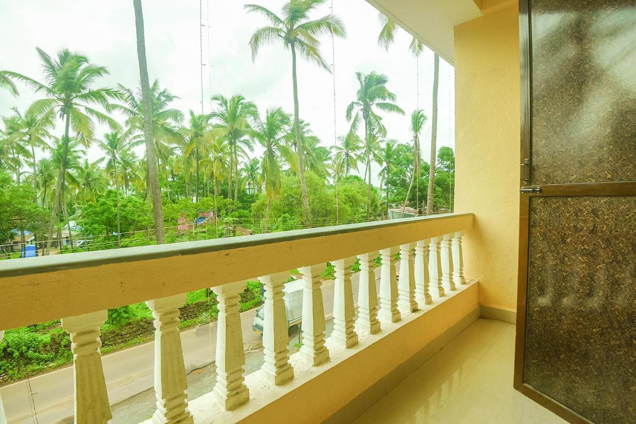 Fabexpress De Classio With Pool - Nr Candolim Beach Hotel Bagian luar foto