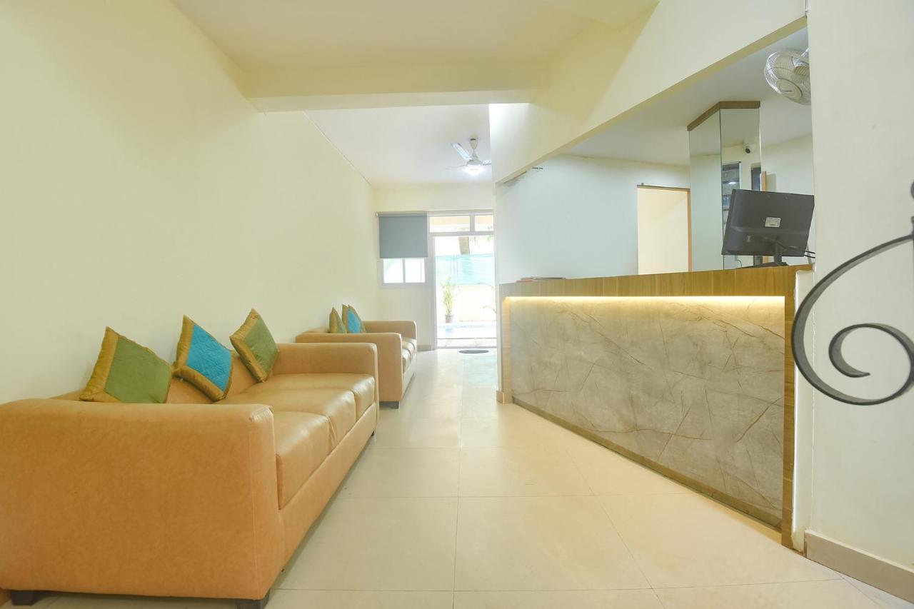 Fabexpress De Classio With Pool - Nr Candolim Beach Hotel Bagian luar foto