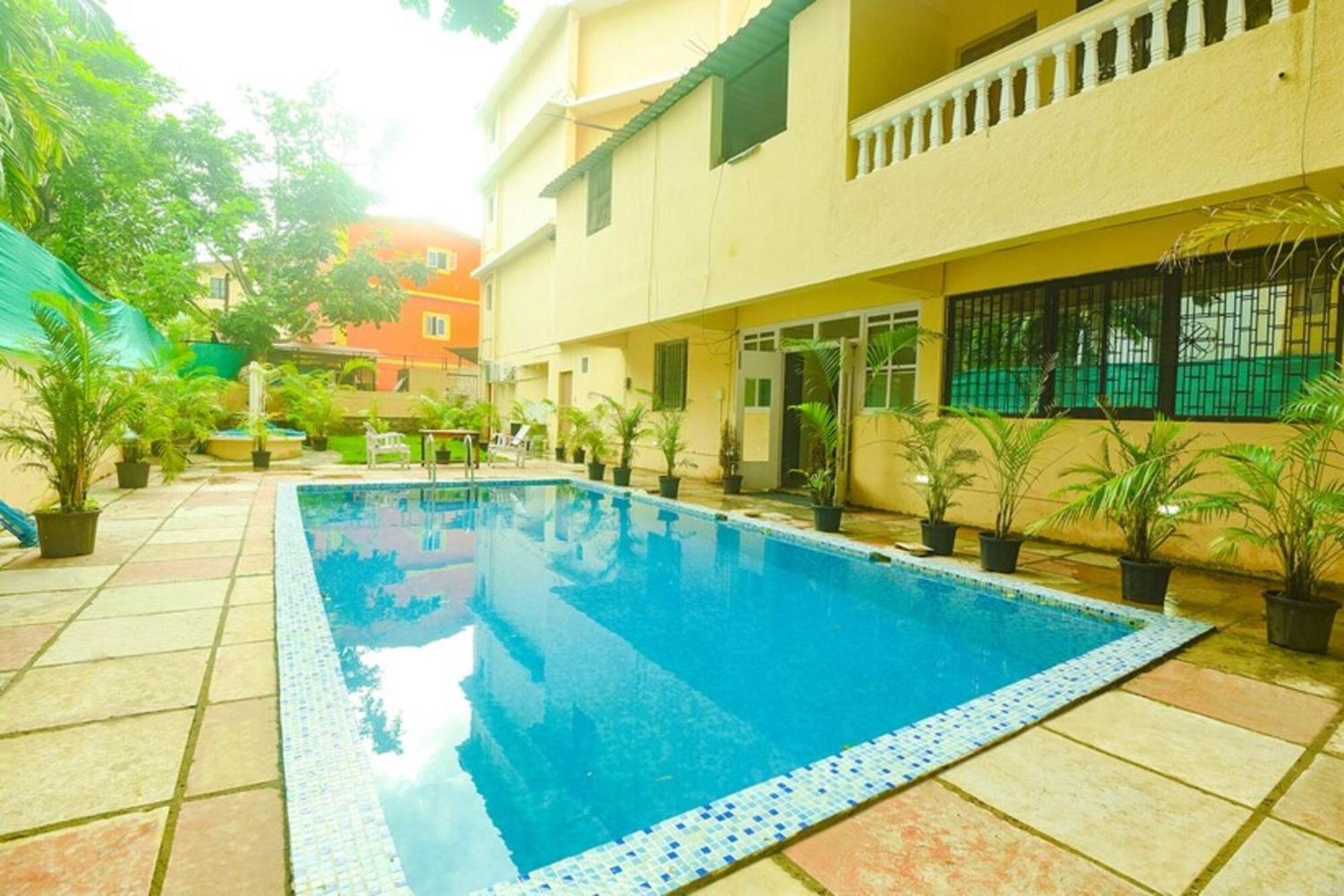 Fabexpress De Classio With Pool - Nr Candolim Beach Hotel Bagian luar foto